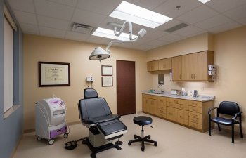 Kayal Dermatology - surgery room